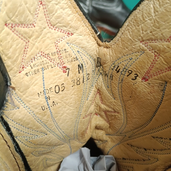 SOLD 90s Vintage Womens Mid Calf Red & Black Star Western Cowboy Boot USA Sz 7 - Picture 9 of 9